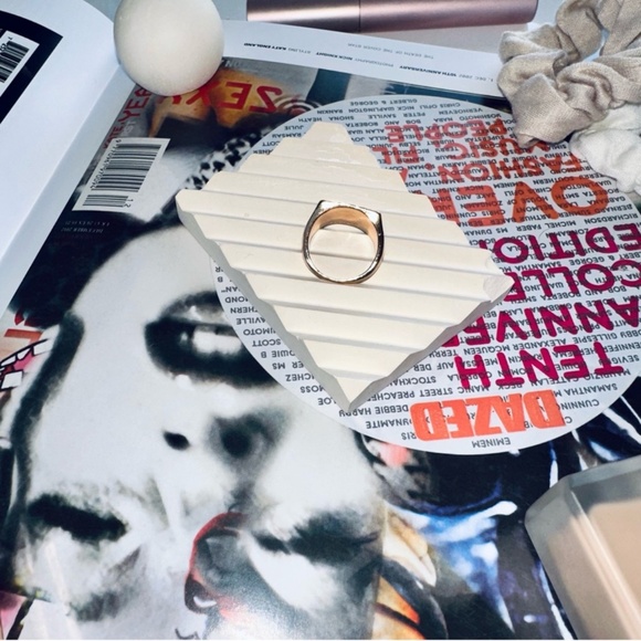 RING Pistachio Green and White Checkered Square - Picture 4 of 4